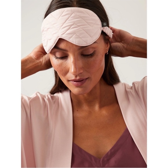 NWT Athleta Calm Cool Sleep Mask - Picture 1 of 1